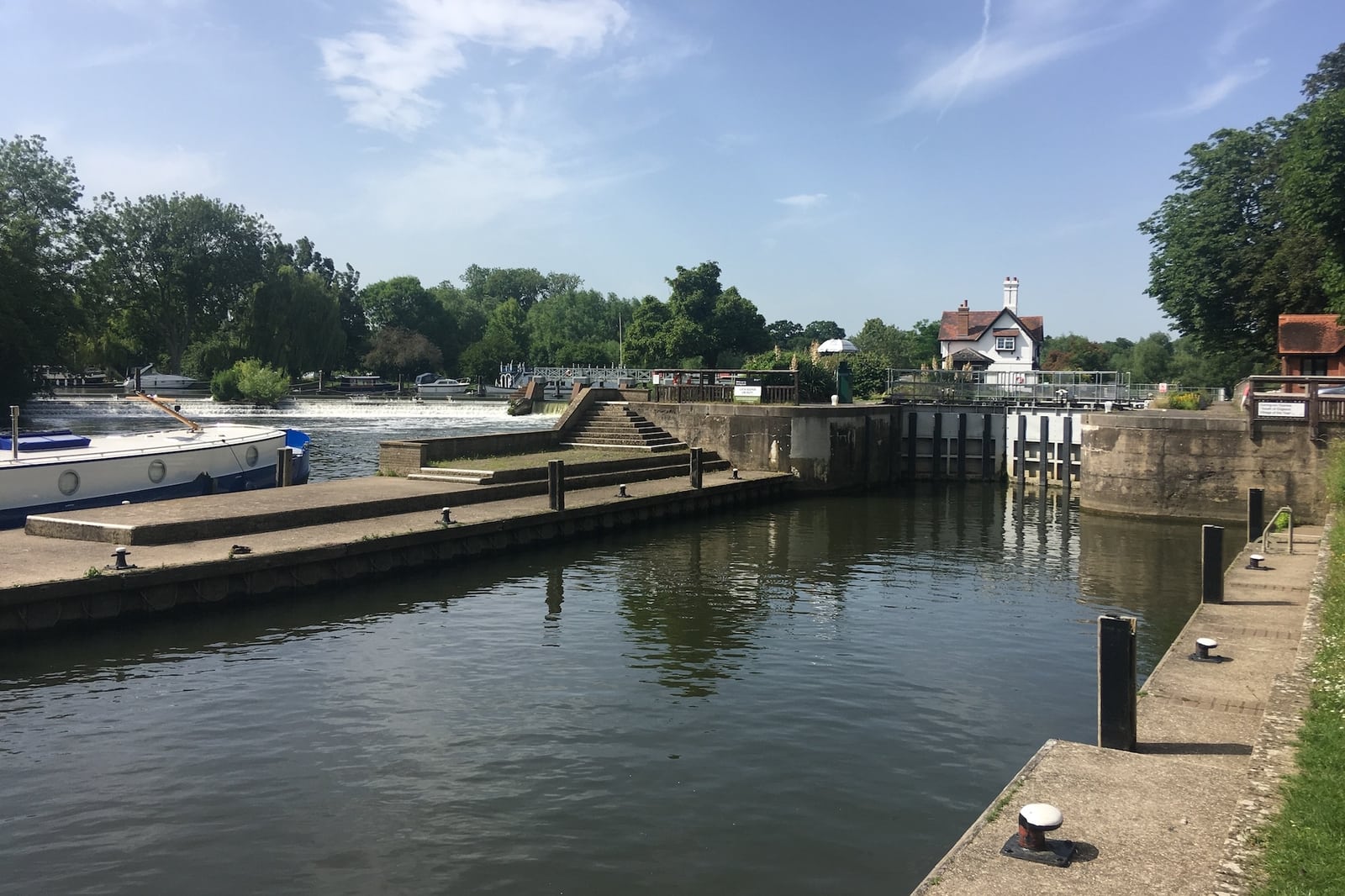 Goring Lock Thames Rivercruise